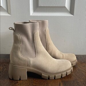 Steve Madden Tan Chelsea Boots